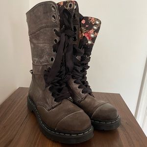 Dr. Martens Triumph Boot